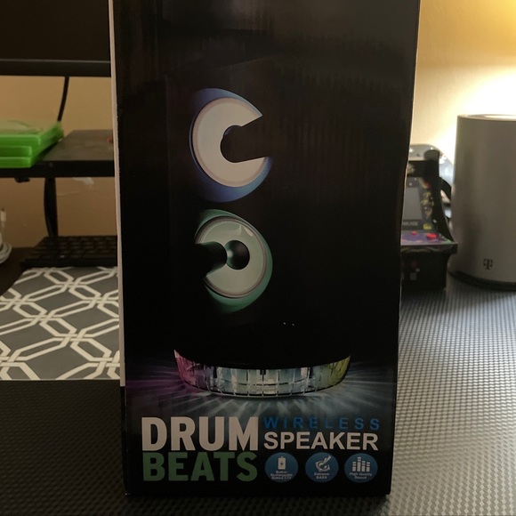 open box but speaker is fresh and never used had to open to prove not fake/scam - Picture 4 of 9